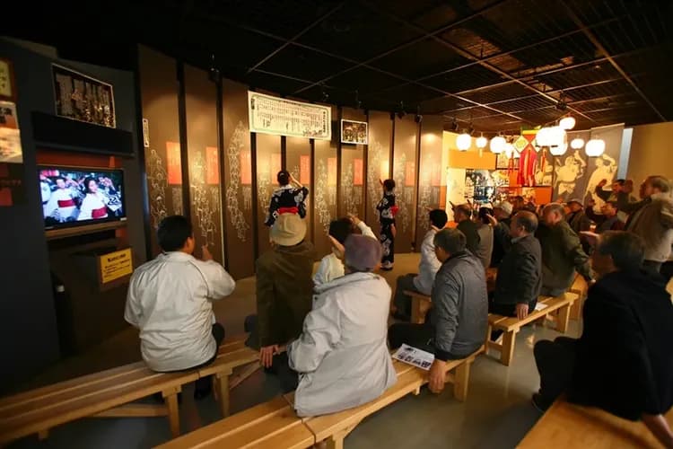 輕奢行｜北陸雪月花包車｜雨晴海岸．秘境奈良井宿．匠人錫作微醺品酒．童話合掌村．飛驒牛美饌．高山朝市｜雙溫泉6日-8