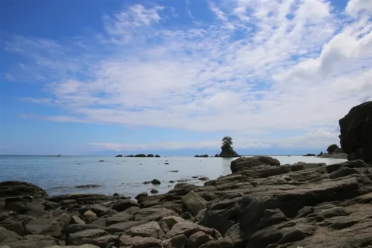 輕奢行｜北陸雪月花包車｜雨晴海岸．秘境奈良井宿．匠人錫作微醺品酒．童話合掌村．飛驒牛美饌．高山朝市｜雙溫泉6日-11