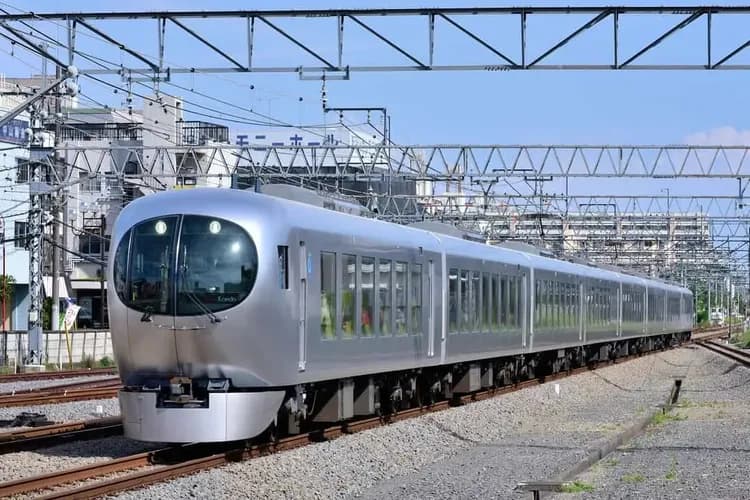 西武鉄道-最美特急Laview列車(池袋++所澤)