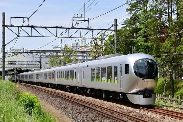 西武鉄道-最美特急Laview列車(池袋++所澤)