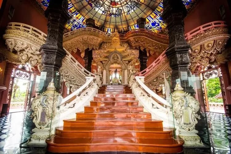 三頭象神博物館