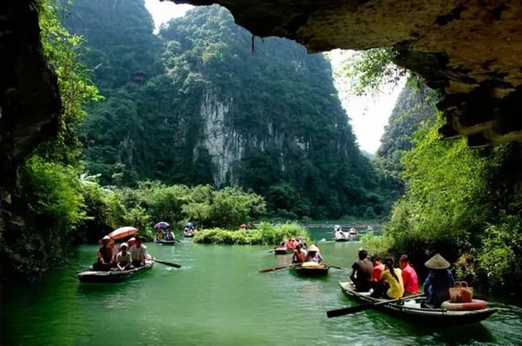 寧平陸龍灣(自然和文化世界遺產)
