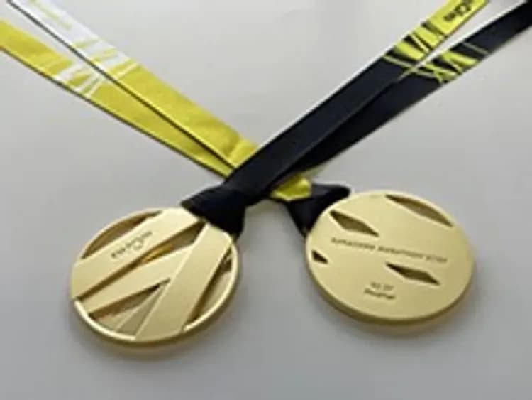 完賽獎牌（歷年樣式僅供參考）