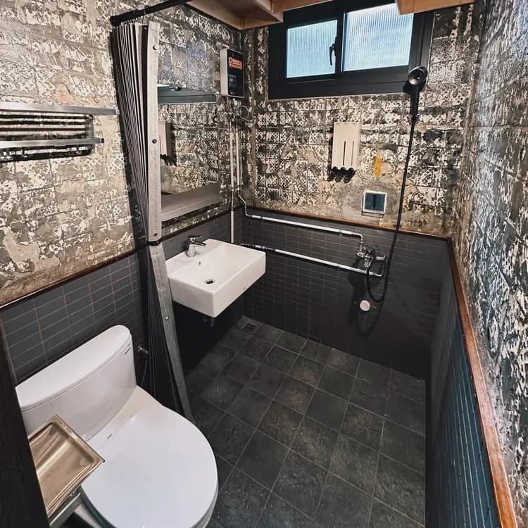 台南酩宿包棟民宿｜6-12人包棟、電麻/KTV/酒吧風、近台南火車站-15