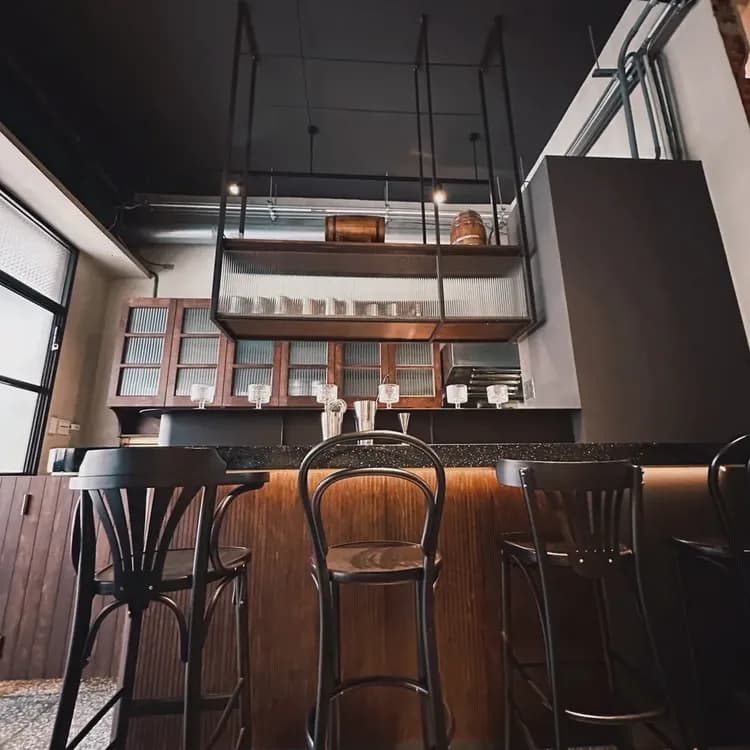 台南酩宿包棟民宿｜6-12人包棟、電麻/KTV/酒吧風、近台南火車站-4