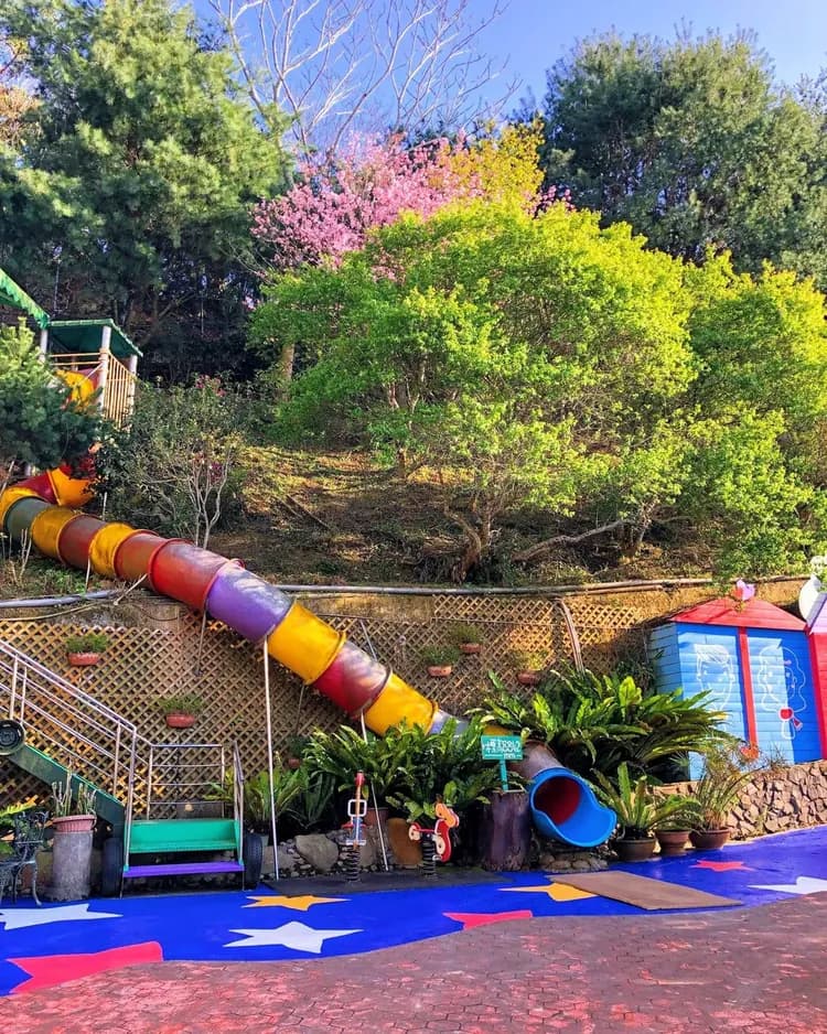 流星花園幸福樂活露營區｜全新上架！百萬夜景、三層樓高溜滑梯、親子友善步道-5
