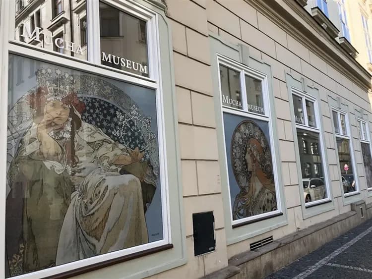 春遊折2000｜奧捷10日｜哈修塔特真善美景點,薩爾茲堡,布拉格城堡,庫倫諾夫,伏爾塔瓦河遊船百匯-11