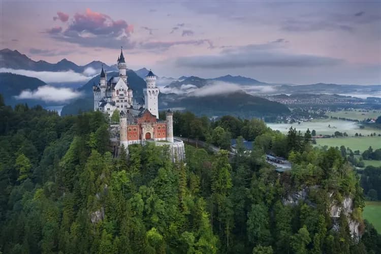 每月一物│德國捷克旅遊│布拉格城堡．新天鵝堡．世界遺產童話古鎮．在地美食．購物村10日