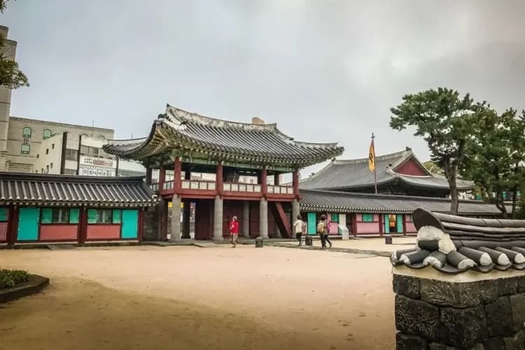 暑假預購折2千｜濟州｜保證入住五星神話.親子雙樂園.水族世界.奇幻山坡.英式小火車.透明獨木舟體驗五日(彩妝)-7