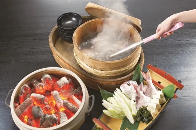 保住東北百選溫泉~橘屋|不進免稅店.全程含餐.暑假秋田神鬼太鼓秀.日本國寶~羽黑山.元滝伏流水.奧入瀨溪流散策.十和田遊船.石燒海鮮鍋五日(仙青)-6
