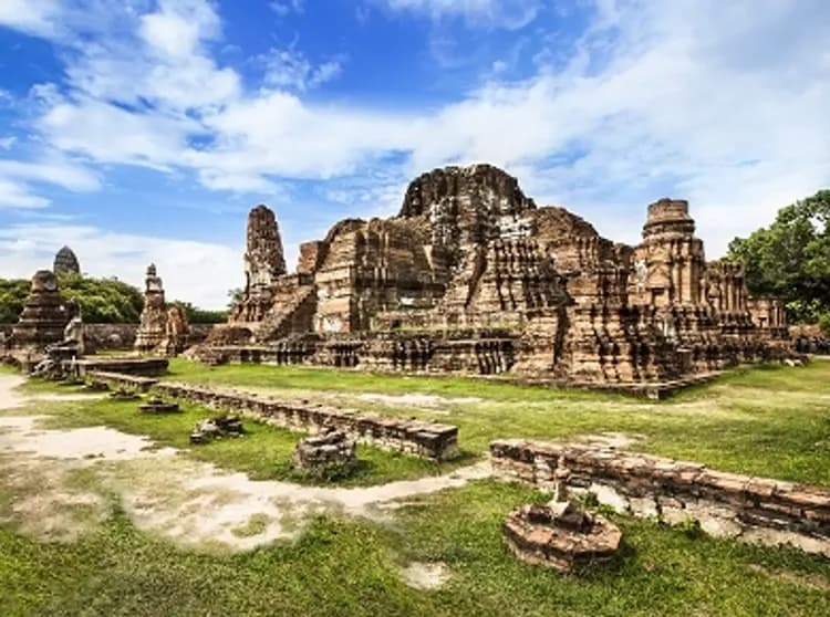 春遊泰國│大城百萬爺爺祈福x大城古王朝巡禮,芭達雅網評五星兩晚,歐風漁人碼頭,彩虹沙灘俱樂部,曼谷草根夜市6日