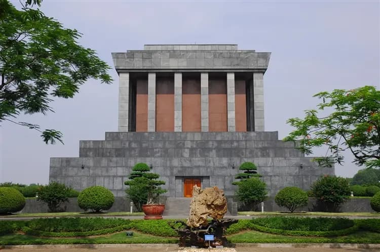 越南旅遊｜海上桂林下龍灣‧日遊船出海體驗‧長安湖輕舟探祕‧壽司饗宴單點吃到飽六日｜高雄出發-8