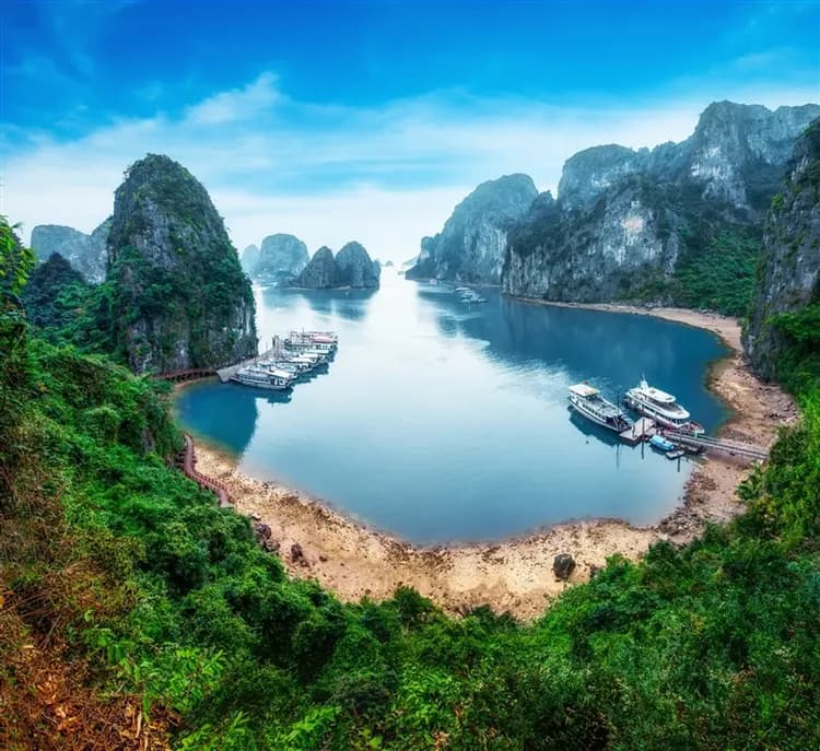 越南旅遊｜海上桂林下龍灣‧日遊船出海體驗‧長安湖輕舟探祕‧壽司饗宴單點吃到飽六日｜高雄出發-9