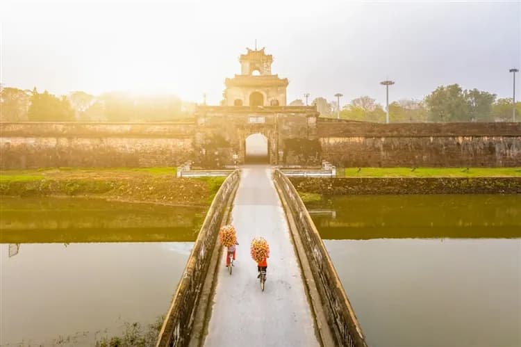越南旅遊｜中越.海雲號懷舊觀光列車.順化古都.會安古鎮.巴拿山法國山城六日｜台中出發-9