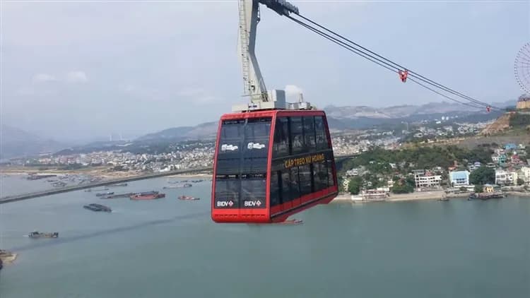 越南旅遊｜北越.下龍灣印度支那號奢華過夜船.女皇雙層纜車.陸龍灣小舟探祕五日｜台中出發