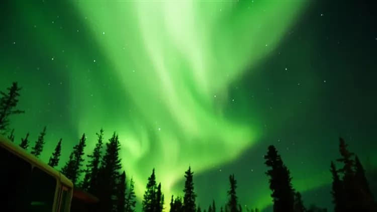 加拿大極光｜玩美加族~黃刀秋賞極光3晚、玻璃帳篷、卡梅倫瀑布健行、BBQ饗宴、西雅圖太空針塔、溫哥華１０日