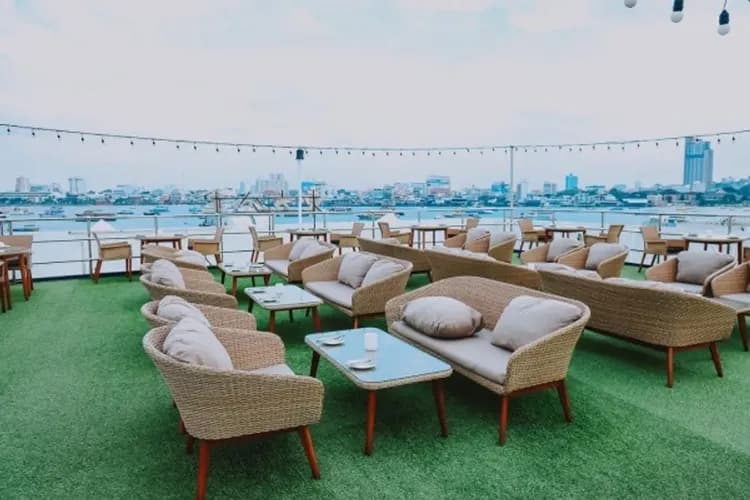 OCEAN SKY暹邏海天派對(自助餐+人妖公主+男模表演)