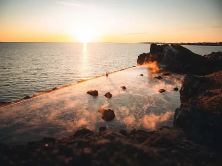 天空之湖溫泉(官網提供)-冰島雙溫泉