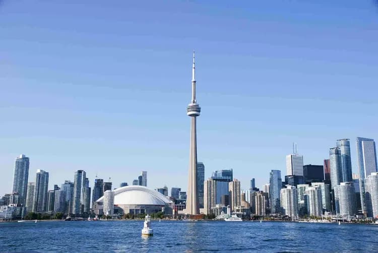 【雙主題體驗、早鳥享優惠】黃刀鎮極光(三晚)、加東楓葉巡禮、四大名城漫遊、尼加拉大瀑布12日-7