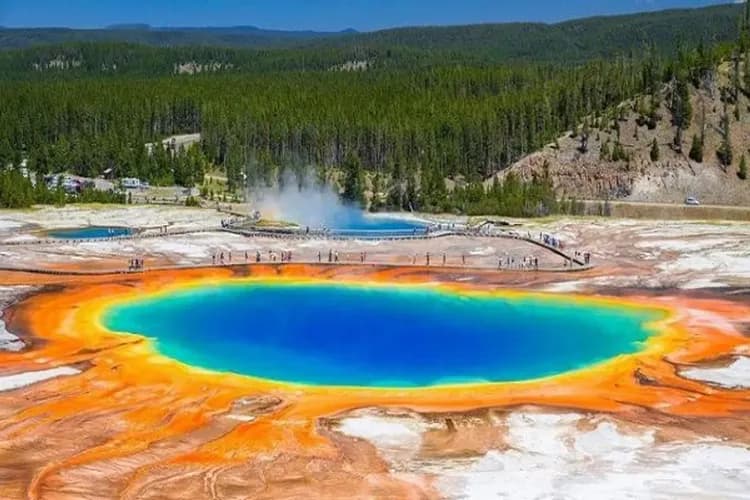 大稜鏡溫泉-黃石國家公園