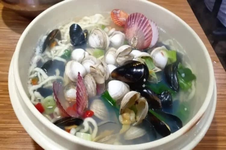 【浮誇系～３１ＣＭ】海鮮蛤蠣刀削麵