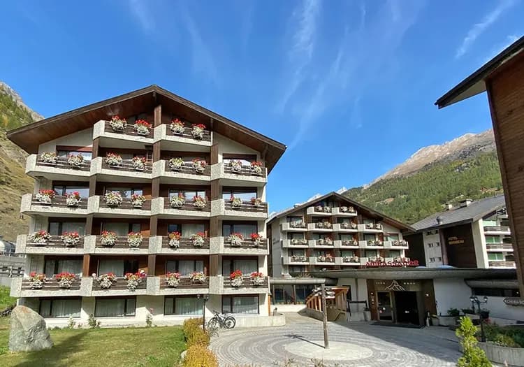 策馬特山城飯店