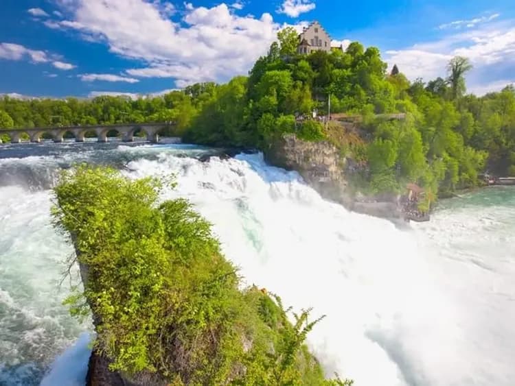 遨遊德瑞送法｜鐵力士山．新天鵝堡．萊茵河游船．海德古堡．盧森．浪漫水都．OUTLET購物(餐全包)10日-6