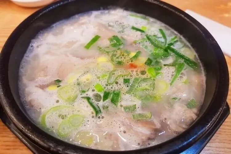 釜山特色豬肉湯飯