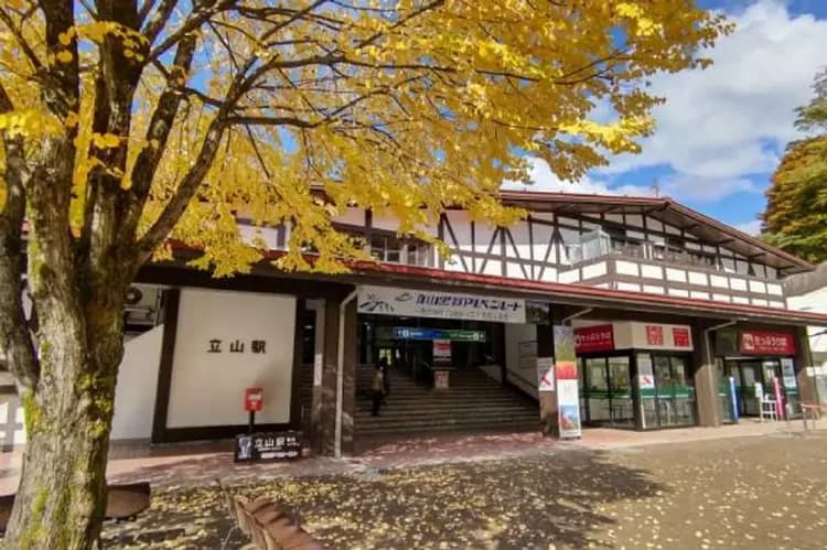 秋日鐵道童話～立山黑部、峽谷火車上高地、合掌村兼六園、宇奈月溫泉香五日-10