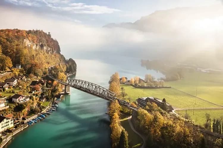 Luzern-Interlaken Express-景觀快線列車(茵特拉根+++盧森；約2小時)