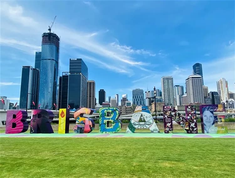 澳洲旅遊｜《小孩不佔床扣一萬》雪梨經典必遊·與無尾熊下午茶之約、親牽羊駝、親子趣金雪8日