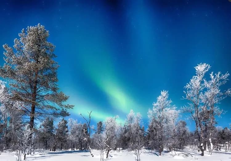 玩樂369經典北歐極光10日｜冰海捕撈大啖帝王蟹、冰旅館體驗、極光玻璃屋、聖誕老人見面會