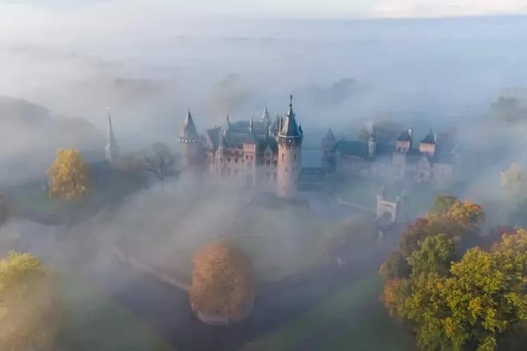 德哈爾古堡-貴族傳奇與工藝傳承