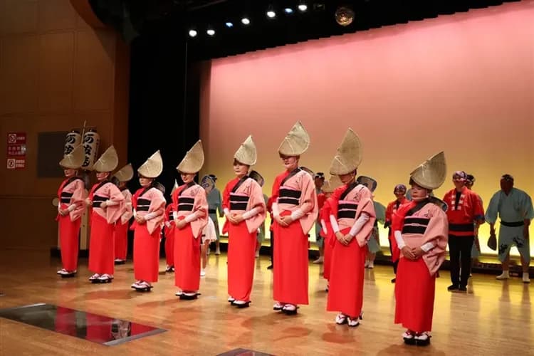 春遊促銷．高松四國｜魔女小豆島橄欖公園.金刀比羅宮.鳴門渦之道散策.阿波舞.酒藏見學五日｜保住一晚溫泉｜台中