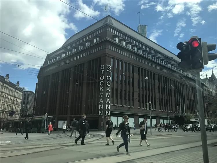 玩樂369經典北歐極光10日｜破冰船、冰海捕撈大啖帝王蟹、極光玻璃屋、聖誕老人見面會-9