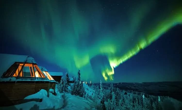 阿拉斯加極光～玻璃極光屋乙晚、三晚追逐極光、聖誕老人之家、珍娜溫泉泡湯八日