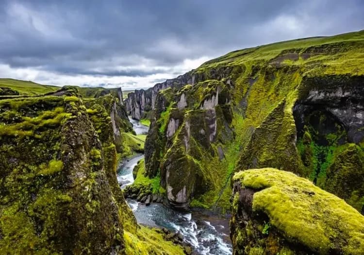 雄獅旅遊,冰島旅遊,羽毛河峽谷Fjaðrárgljúfur