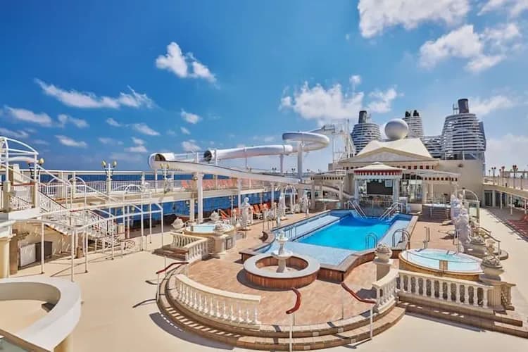 【麗星郵輪探索星號】釜山、長崎、那霸6天-週日出發-2