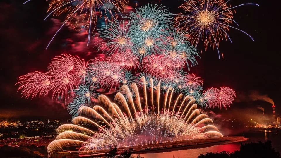 【2026熊本八代花火大會一日遊】含團體席門票與日式便當｜福岡出發｜1人成行