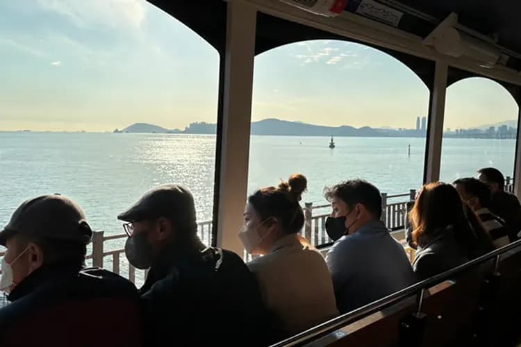 海雲台藍線公園(海岸列車)-海岸觀光列車(青沙浦++松亭；單程約15分鐘)