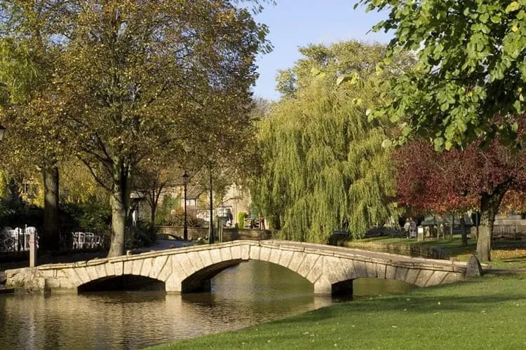 經典冬遊英愛旅遊|華航直飛.英國愛爾蘭雙國巡禮.倫敦.湖區國家公園.莫赫斷崖.巨石陣13日-5