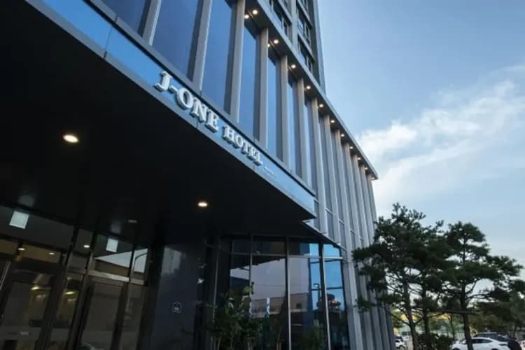 清州：J One Hotel