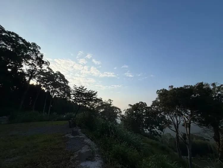 尖石森夜藏星免搭帳露營區｜全新上架！景觀露營車、獨立衛浴、雲海星空秘境-7