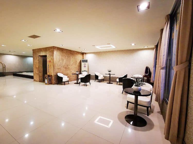 旅館休憩座位區域-咖啡座位區 舒適的休憩座椅,讓您放鬆聊天喝杯水的舒適空間~