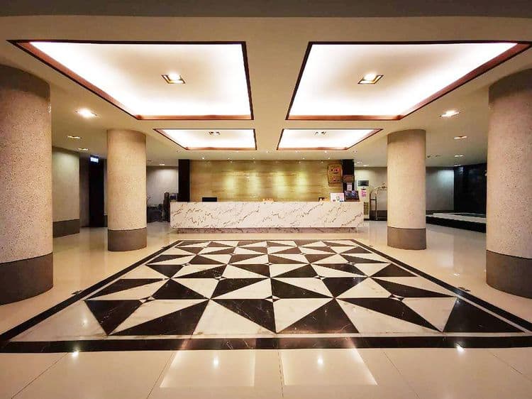 旅館大廳 寬敞明亮充滿現代感的造型大廳