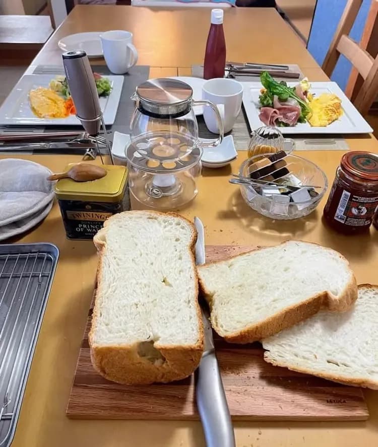 Self-style breakfast making.There are ingredients in the refrigerator.