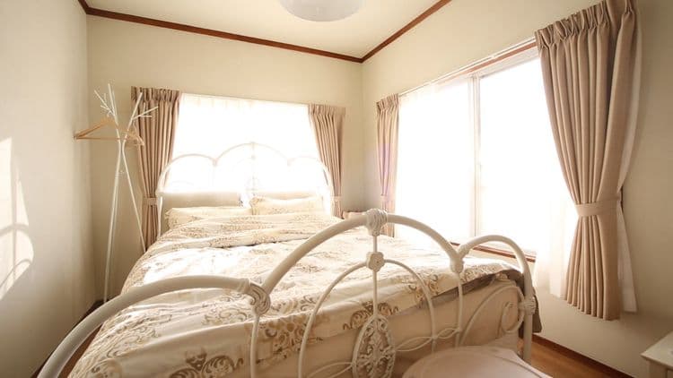 洋室（クイーンサイズ）