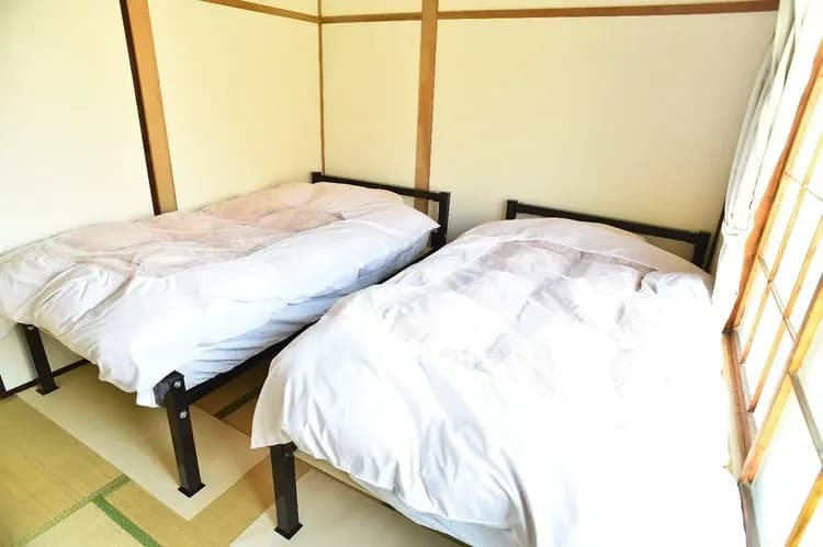 寝室２シングルベッド