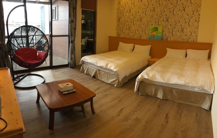 夜泊、梅花鹿民宿｜寬敞親子溜滑梯-7