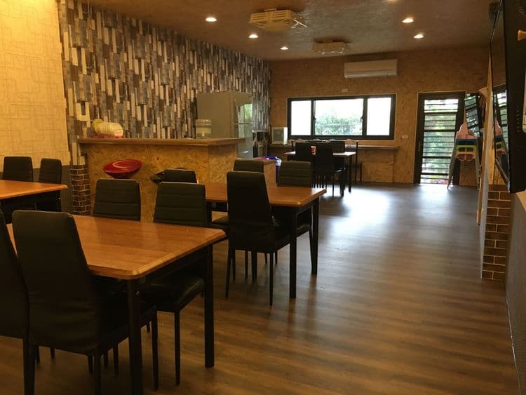 夜泊、梅花鹿民宿｜寬敞親子溜滑梯-5